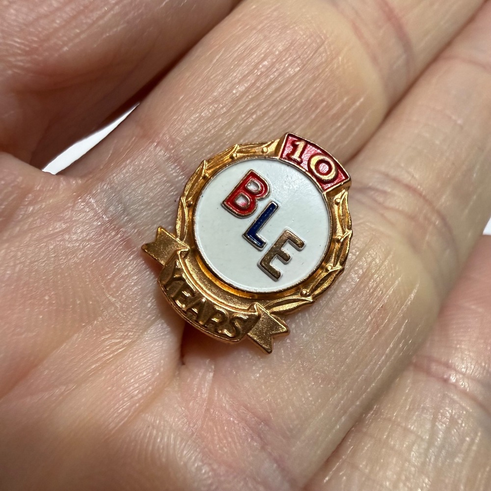 Vintage BLE Brotherhood of Locomotive Engineers 10 Years Service Union Pin Gold